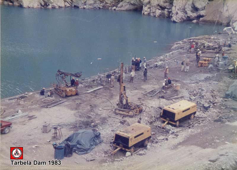1983年-塔贝拉大坝